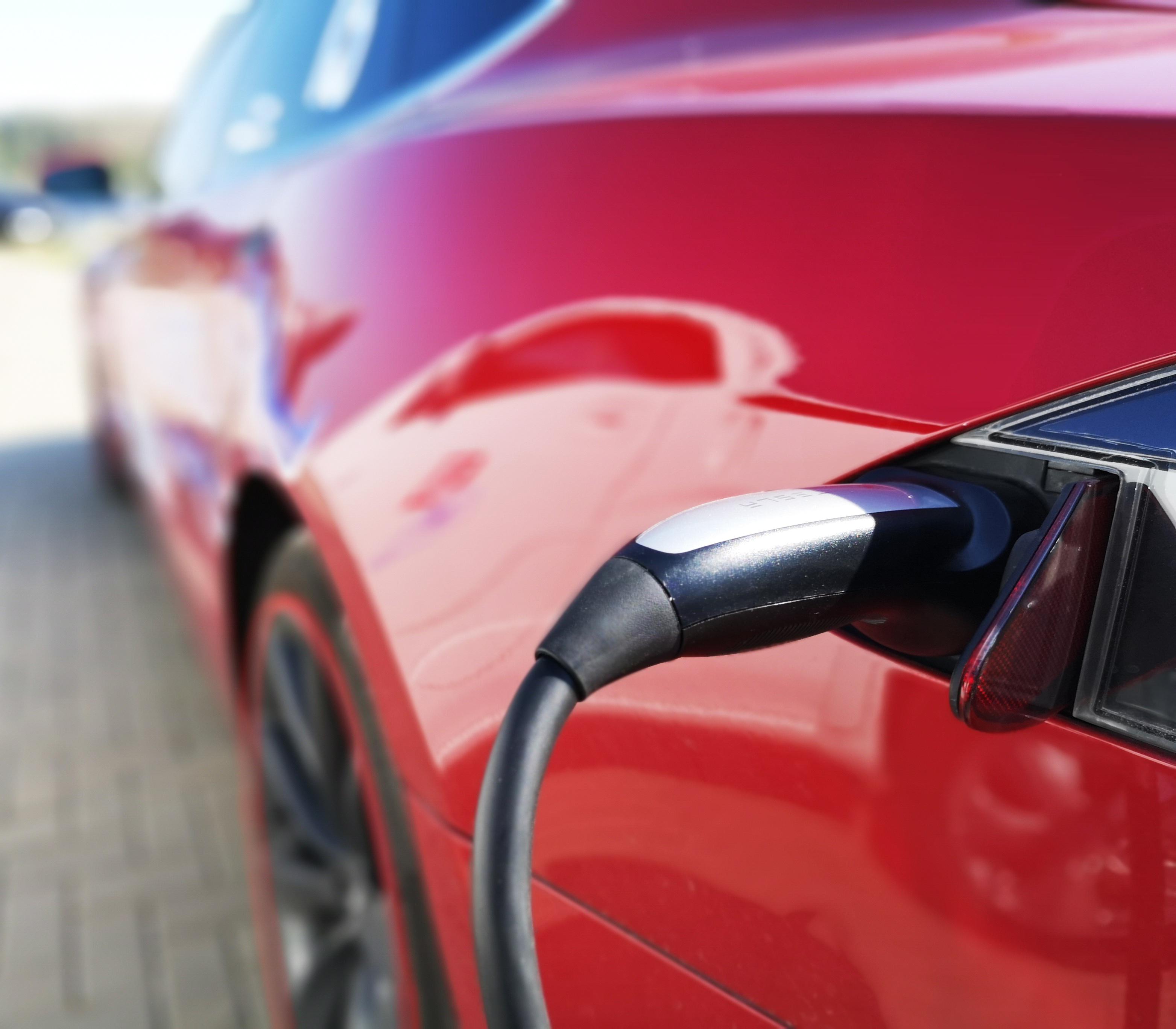 Batterie di accumulo e ricarica veicoli elettrici