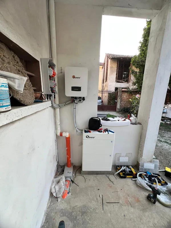 Impianto fotovoltaico su tetto residenziale