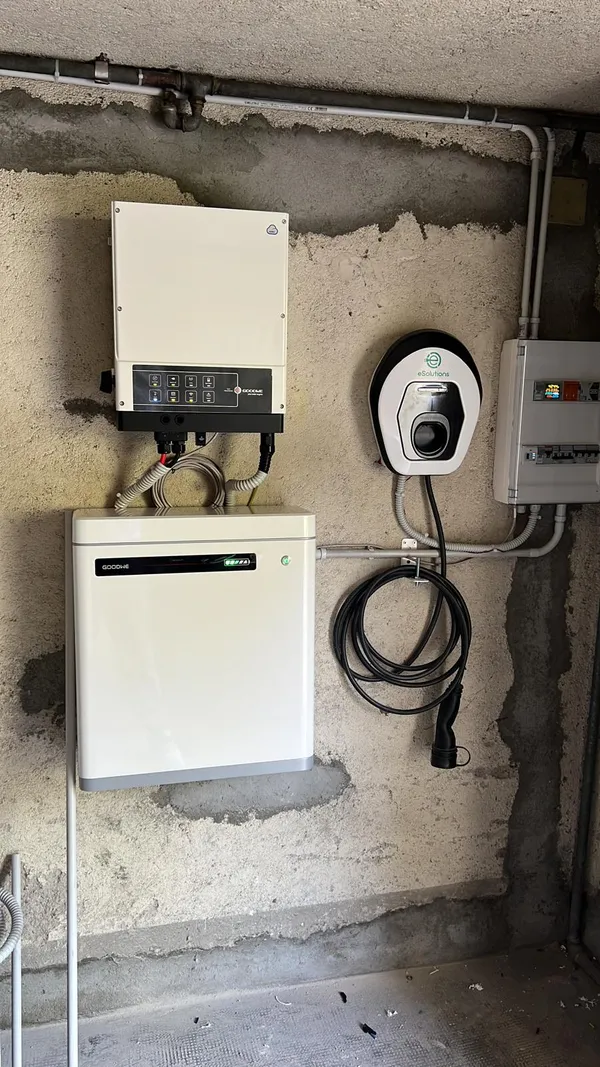 Impianto fotovoltaico su tetto residenziale