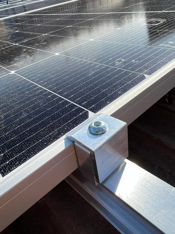 Impianto fotovoltaico su tetto residenziale