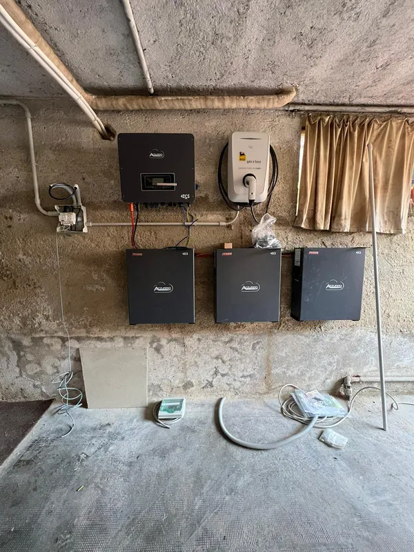 Impianto fotovoltaico su tetto residenziale